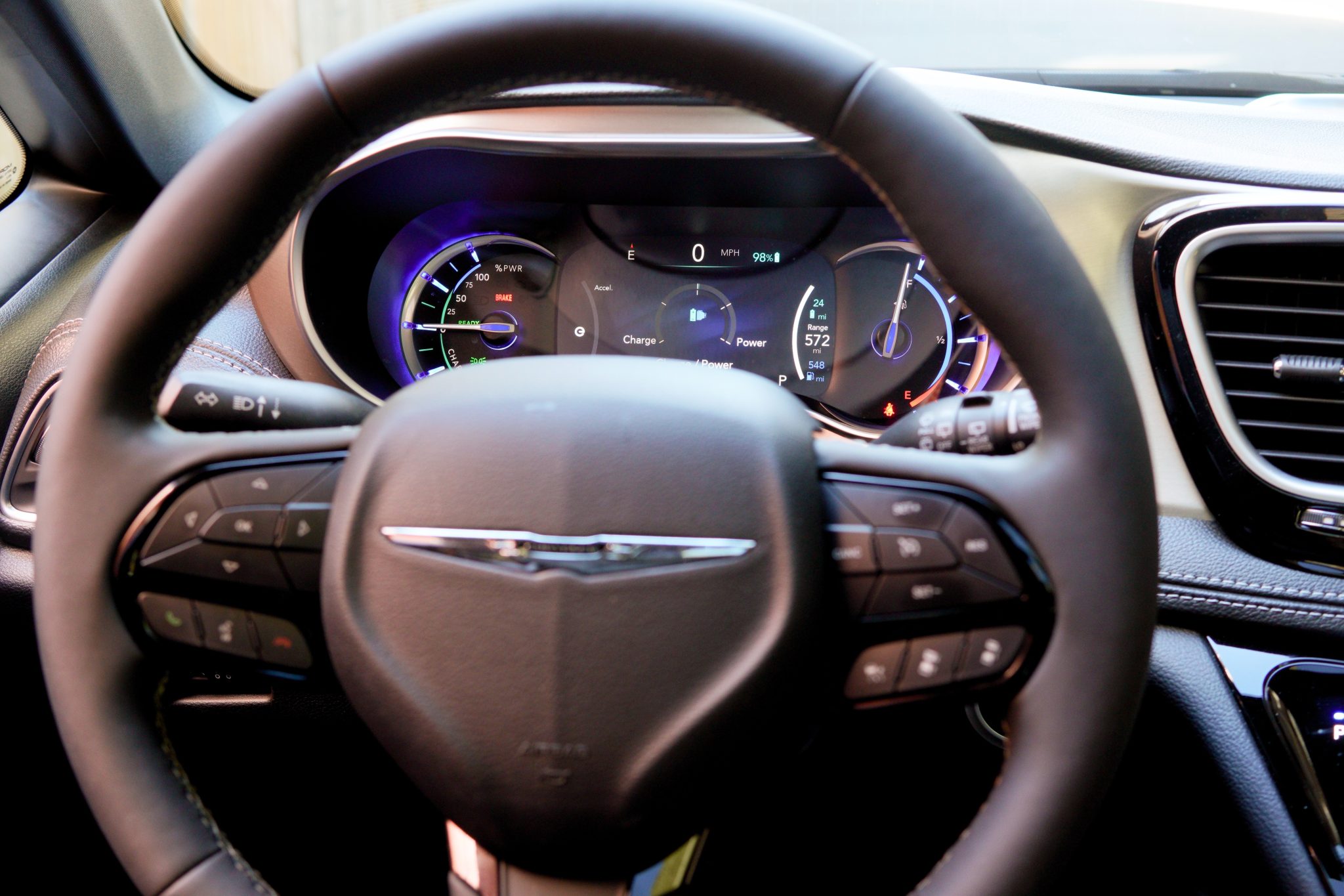 2024 Chrysler Pacifica Hybrid steering wheel